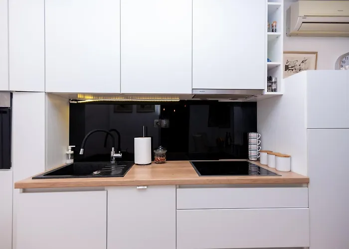 Appartement Cozy With Balcony In Center