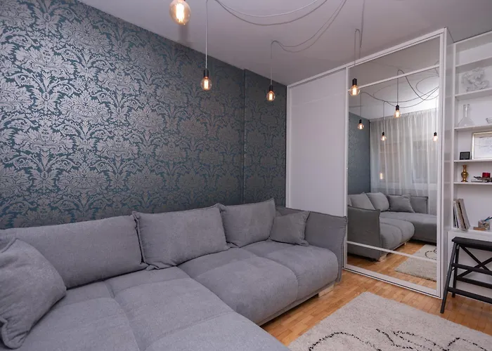 Cozy With Balcony In Center Appartement