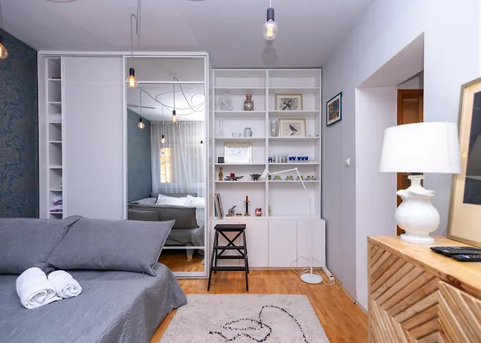 Appartement Cozy With Balcony In Center