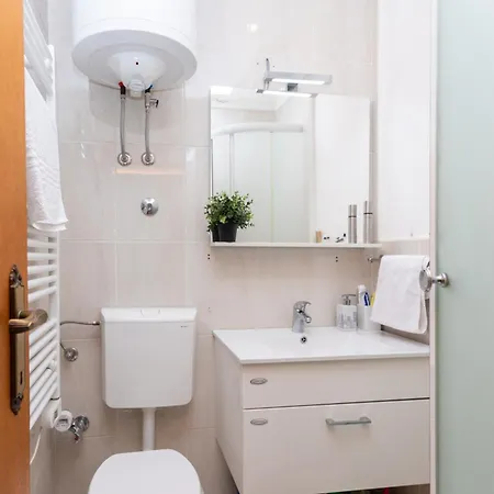 Διαμέρισμα Cozy With Balcony In Center *