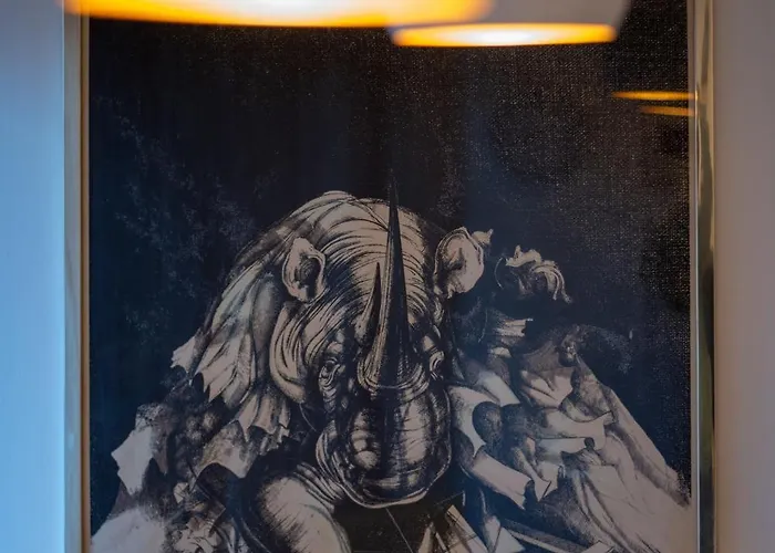 Cozy With Balcony In Center 公寓